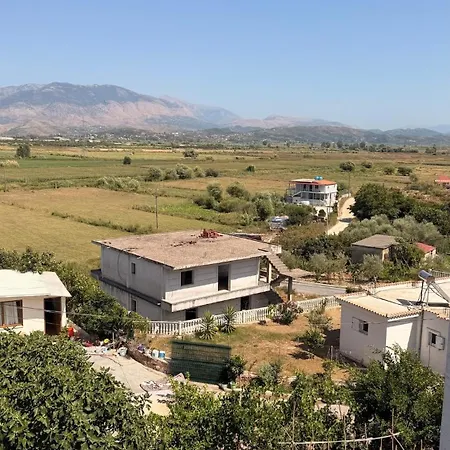Nemelia House דירה