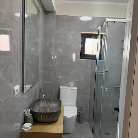 Nemelia House דירה