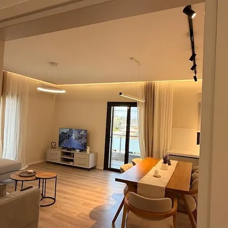 Nemelia House דירה סרנדה