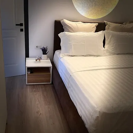 Daire Nemelia House *
