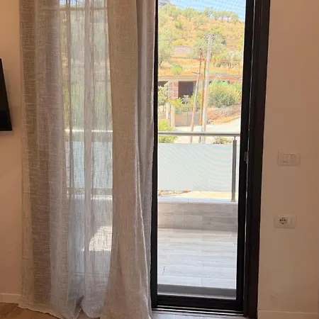 דירה Nemelia House סרנדה